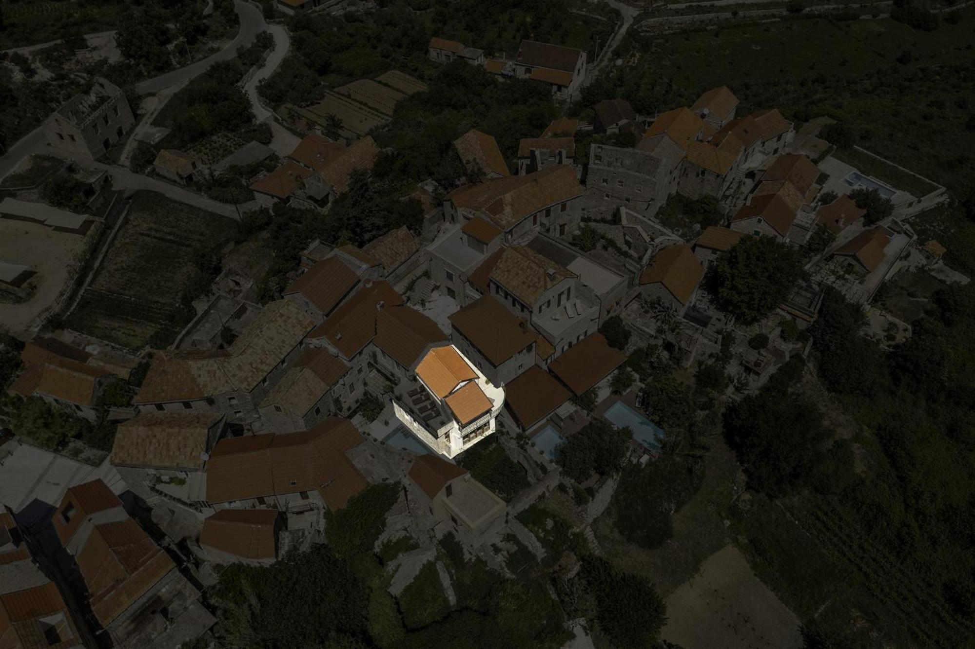 Dvor Pitve Villas เยลซา ภายนอก รูปภาพ