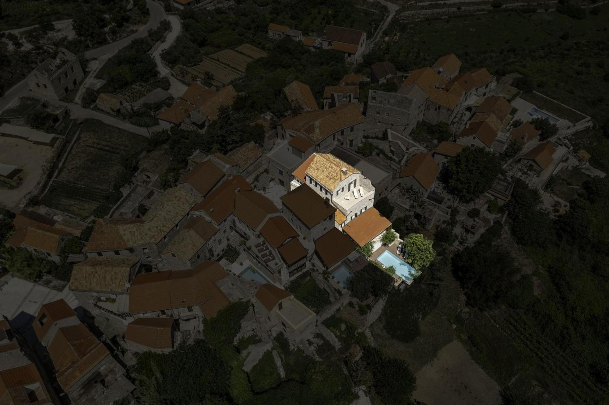 Dvor Pitve Villas เยลซา ภายนอก รูปภาพ